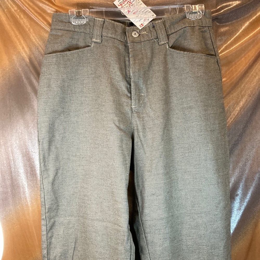 Vintage 80’s tiny check Lee Casuals baggy jeans. Pegged leg. 28” waist Box F